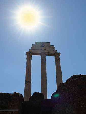 Dioskurentempel mit Sonne Fotos