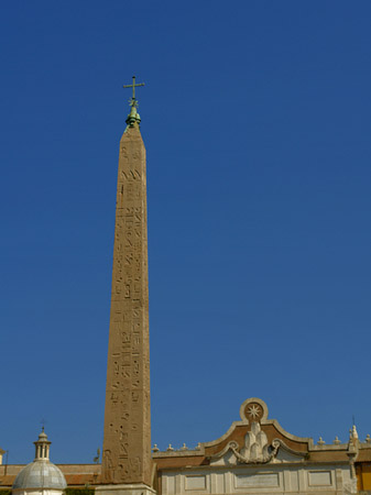 Fotos Obelisk mit dem Porta del Popolo