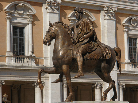 Marc Aurel Statue