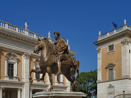 Foto Marc Aurel Statue