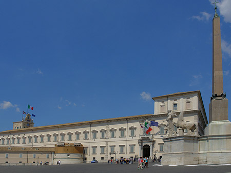 Foto Quirinalspalast mit Obelisk