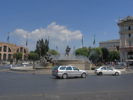Foto Autos an der Piazza