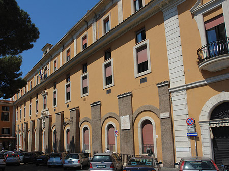 Gebäude