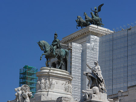 Fotos Bronzestatue von Victor Emmanuel
