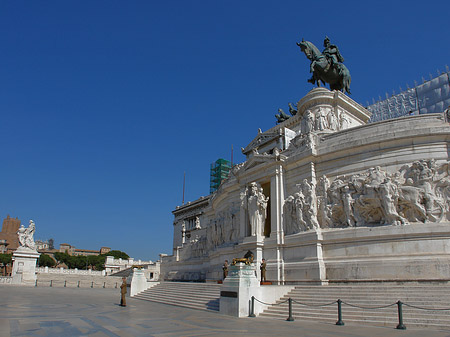 Bronzestatue von Victor Emmanuel Foto 